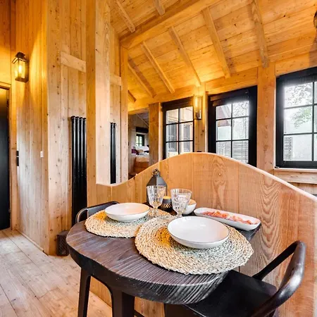 Les Des Dolimarts 3*