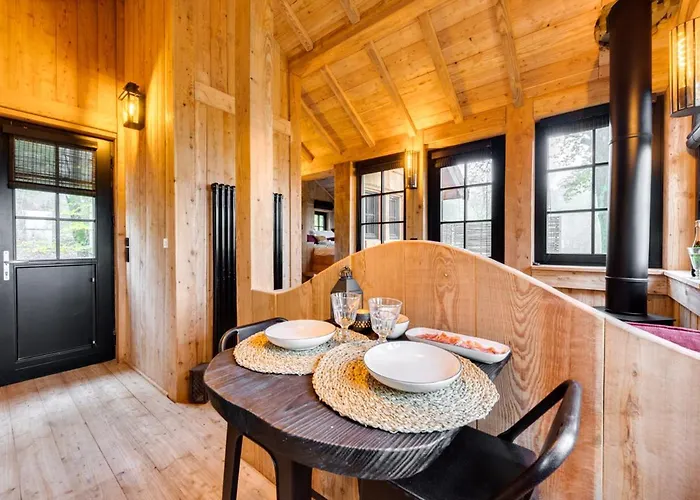 Les Des Dolimarts 3*